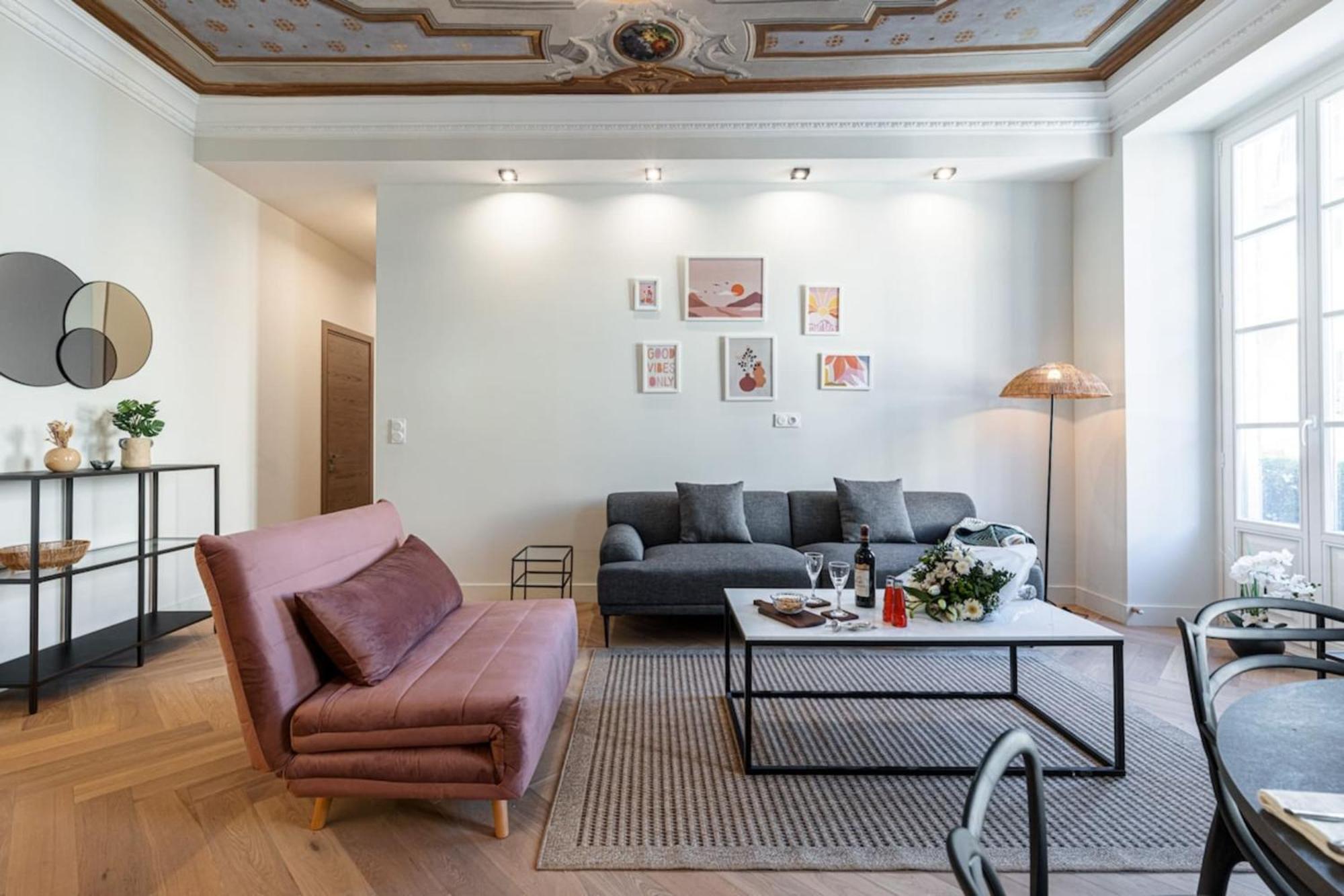Philibert - Traditional Apart With Historical Fresco Niza Exterior foto