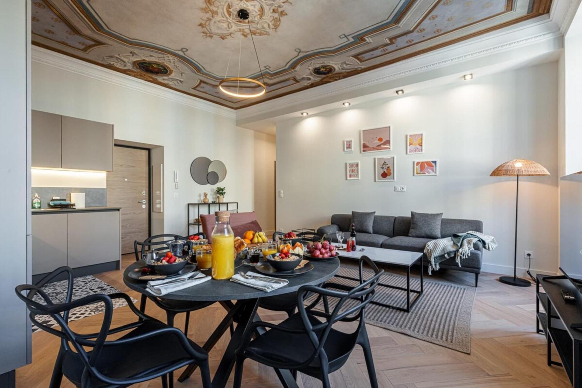 Philibert - Traditional Apart With Historical Fresco Niza Exterior foto